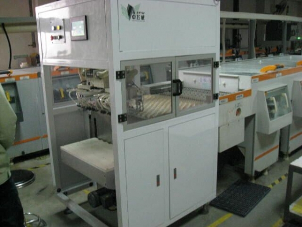 成品清洗线自动放板机