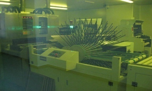 线路自动贴膜机1