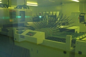 线路自动贴膜机1