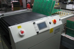 阻焊显影自动收板机